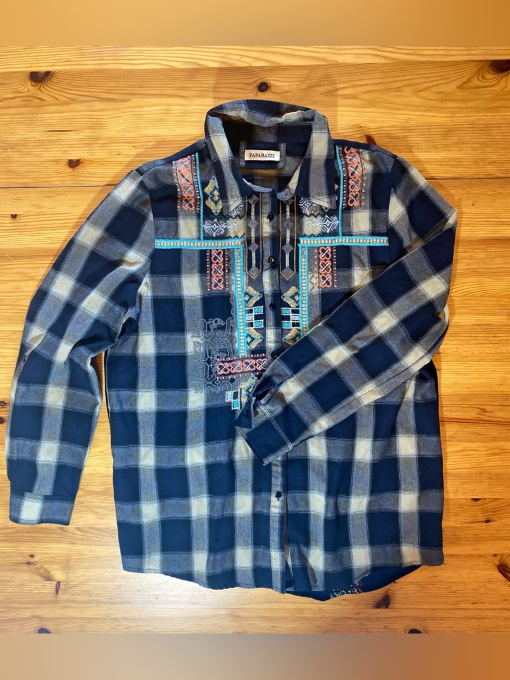 Paparazzi Boho Southwest Embroidered Button Down Cotton Plaid Shirt Size Medium - Picture 3 of 9